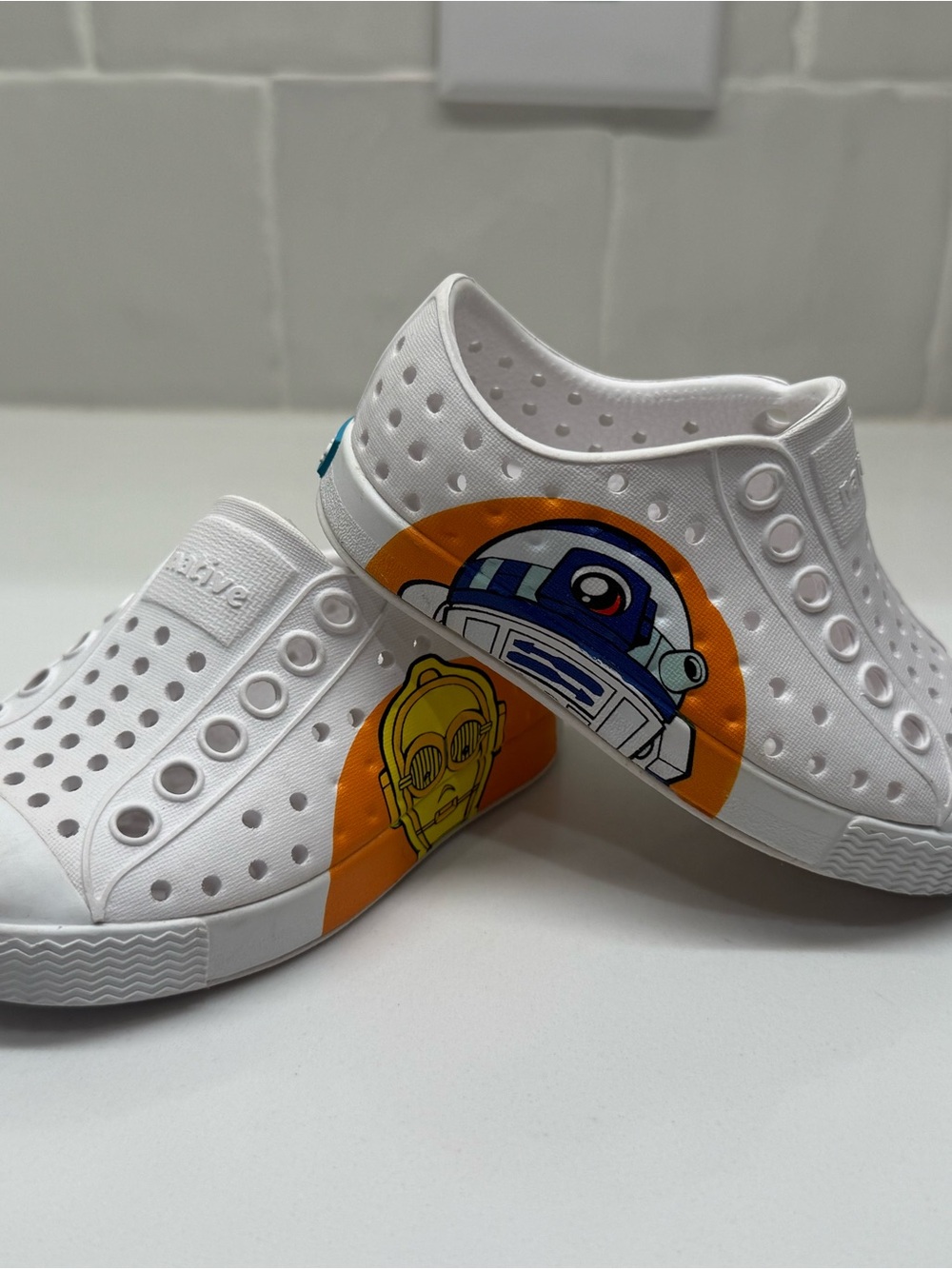 Star Wars Native Kids Water Slip-On Shoes in White with Orange Accent